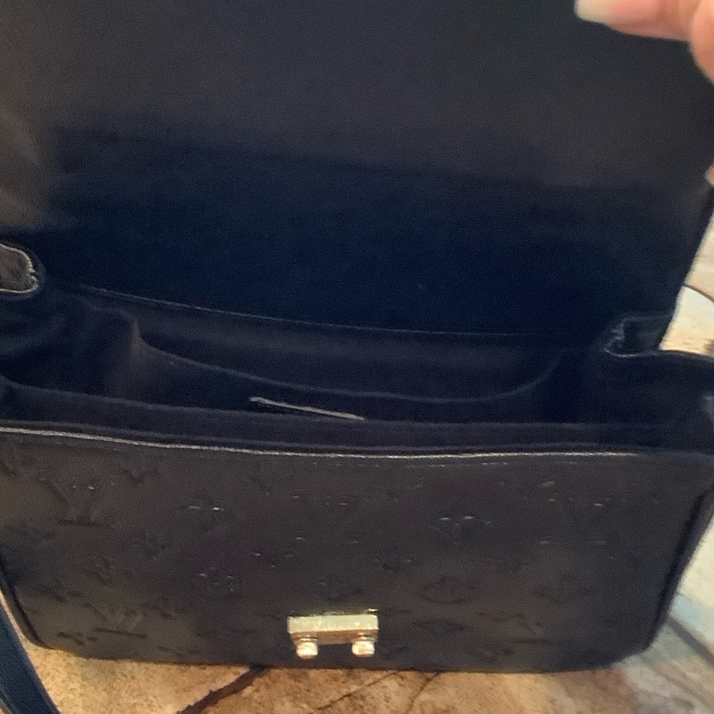 Faux Louis Black Embossed Leather Crossbody Bag with Gold-Tone Lock - Picture 3 of 4
